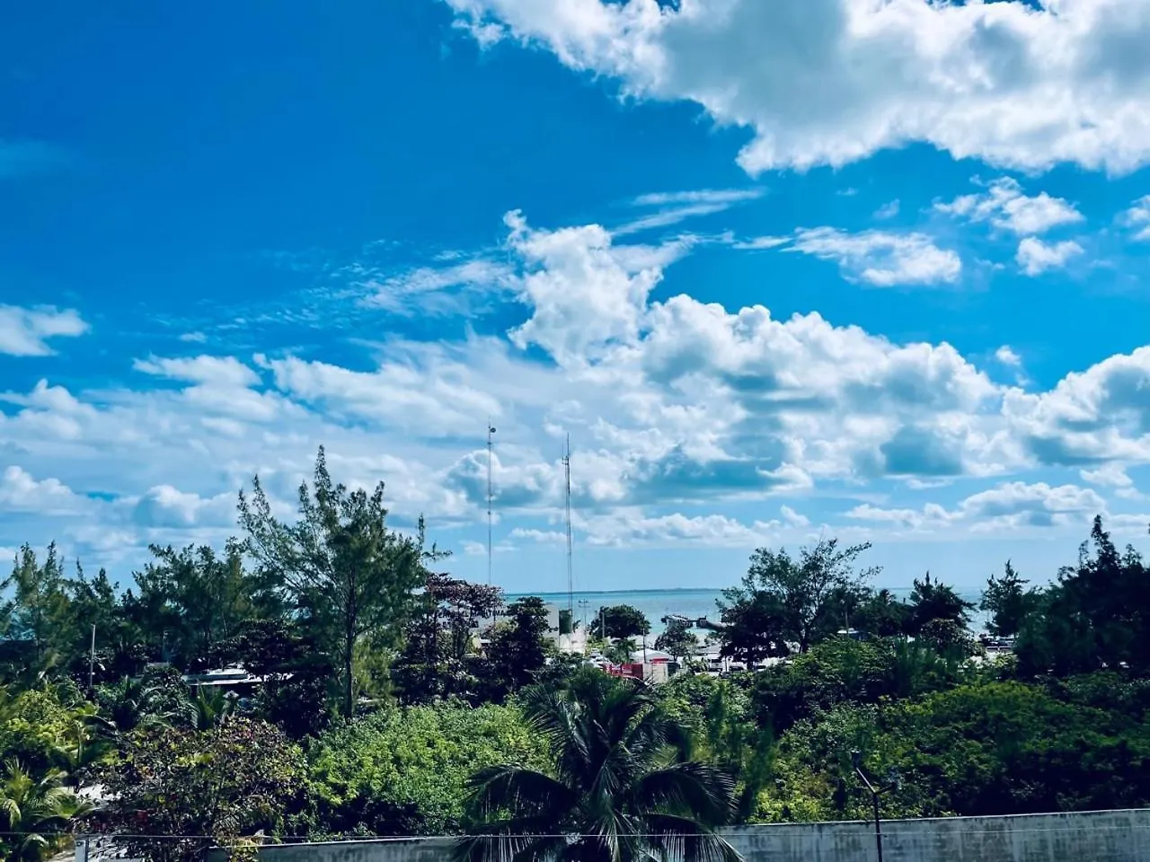 Punta Me Apartments & Rooms Near Punta Sam Ferry Beach カンクン 0*,  メキシコ