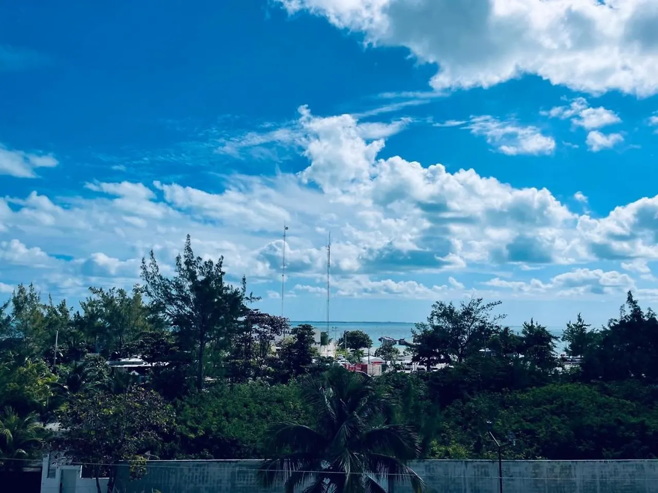 Punta Me Apartments & Rooms Near Punta Sam Ferry Beach カンクン