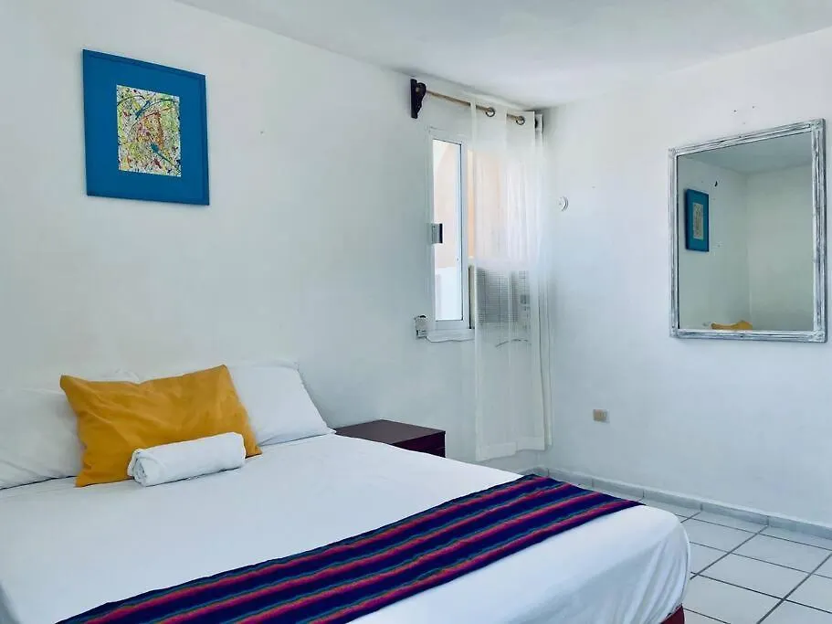Punta Me Apartments & Rooms Near Punta Sam Ferry Beach カンクン